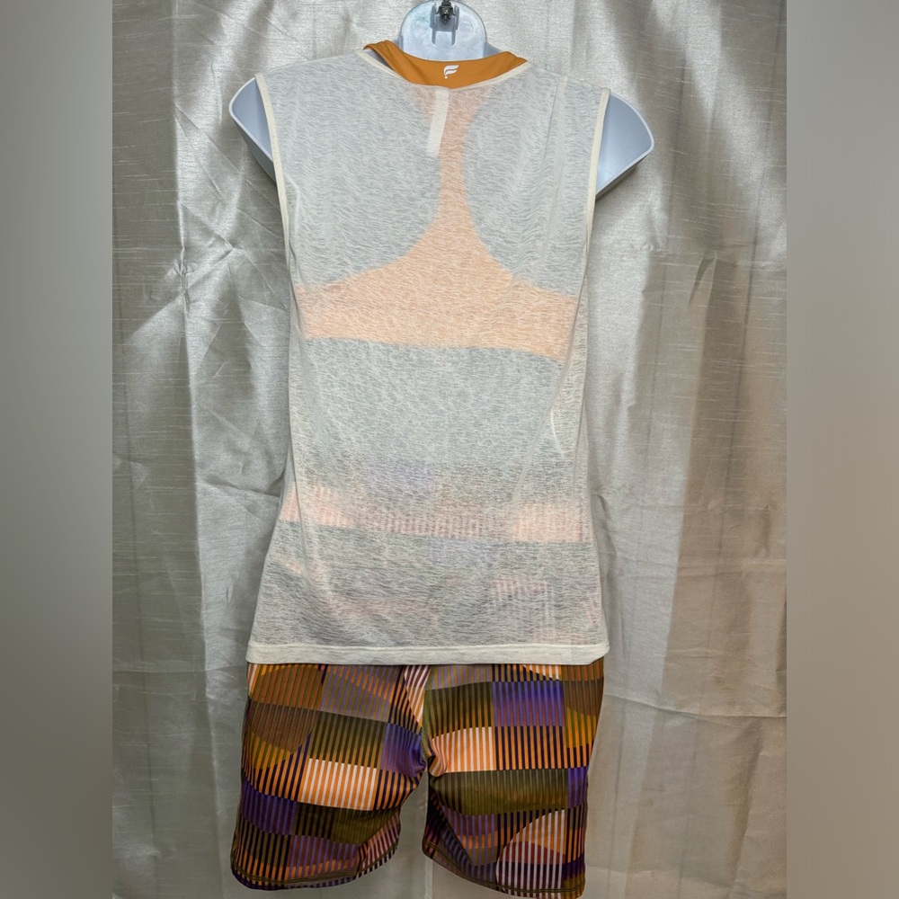 3 piece Fabletics bundle - Picture 4 of 14